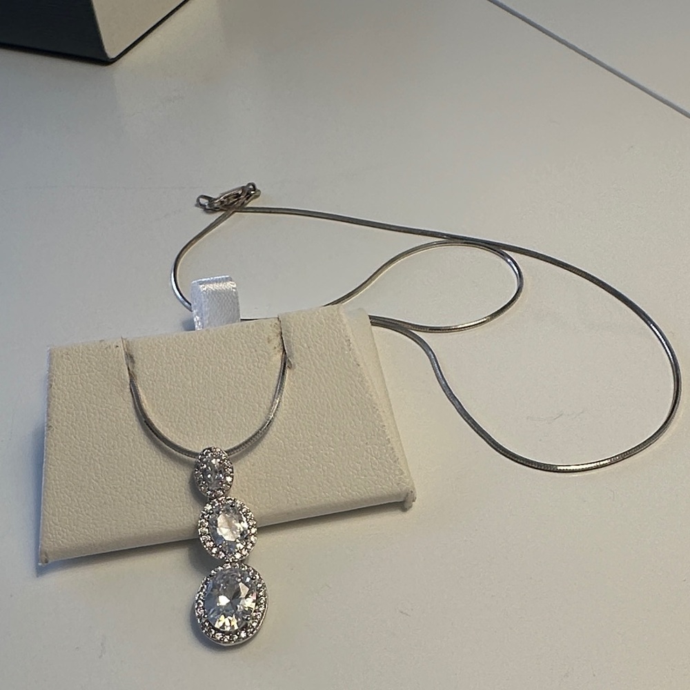 CRISLU Sterling Silver Platinum Plated Pendant Necklace - Picture 4 of 5